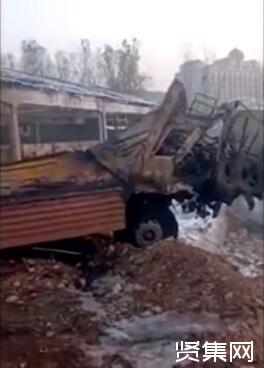 大連氣罐車爆炸:西崗區(qū)2臺10噸液化天然氣罐車為出租車充氣時泄漏發(fā)生爆炸起火 大連氣罐車爆炸:西崗區(qū)2臺10噸液化天然氣罐車為出租車充氣時泄漏發(fā)生爆炸起火